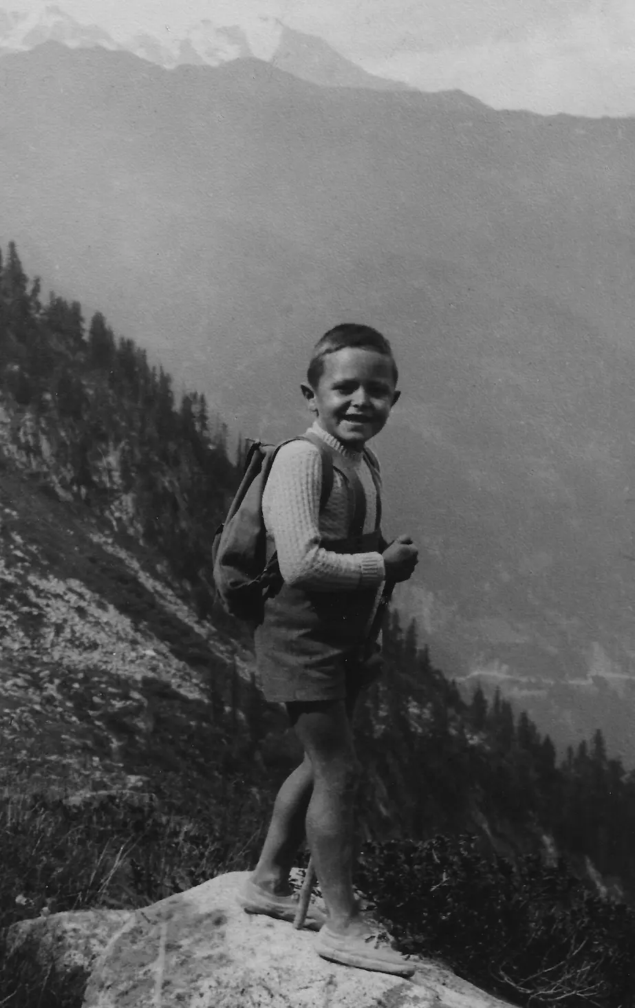 Diego bambino in montagna a Vermiglio, primi anni Quaranta