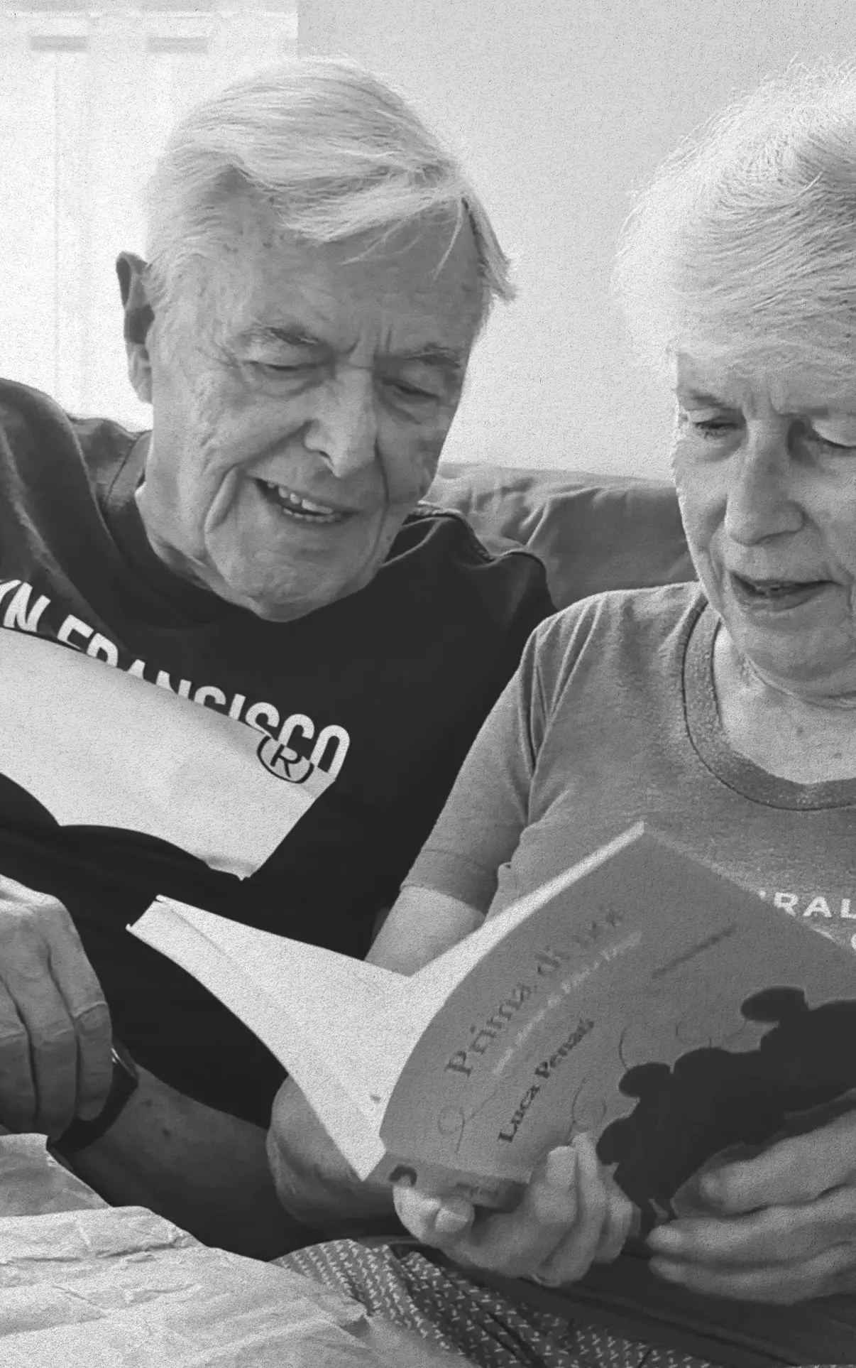 Etta e Diego vedono il libro per la prima volta